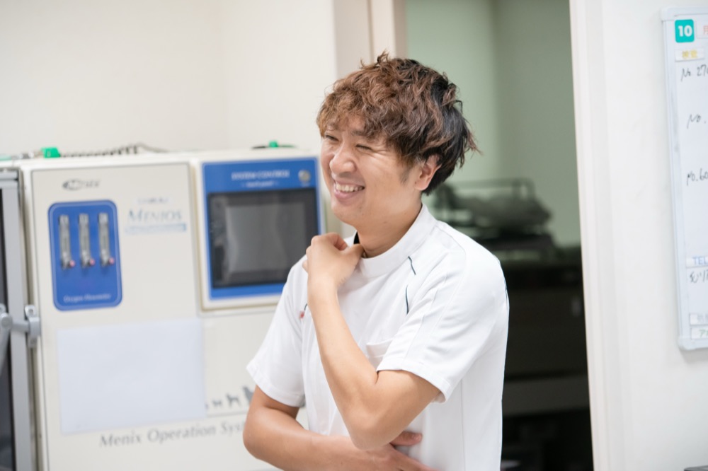 笑顔で働くスタッフ