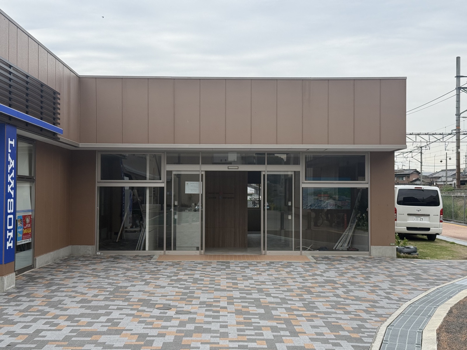 JR島本駅前・島本分院の建物外観（2026年冬開院予定・準備中）